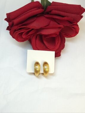 Vintage Gold Plated Textured Chunky Hoop Clip On Earrings